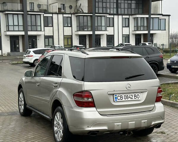 Серый Мерседес М-Класс, объемом двигателя 3.5 л и пробегом 305 тыс. км за 7190 $, фото 7 на Automoto.ua