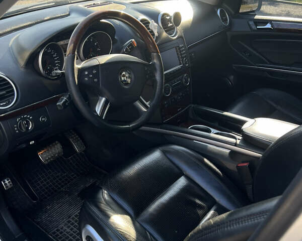 Серый Мерседес М-Класс, объемом двигателя 6.21 л и пробегом 250 тыс. км за 14500 $, фото 20 на Automoto.ua