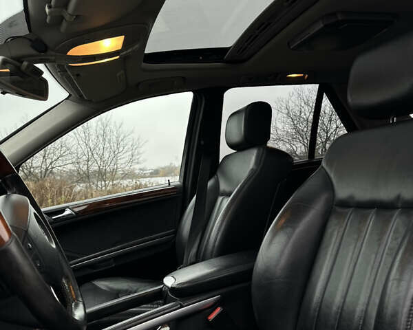 Серый Мерседес М-Класс, объемом двигателя 3.5 л и пробегом 305 тыс. км за 7190 $, фото 16 на Automoto.ua