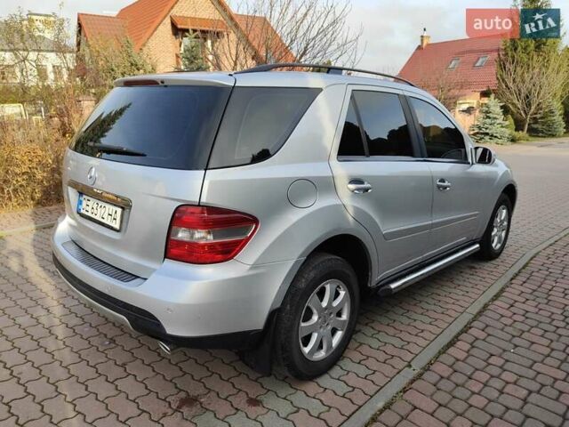 Серый Мерседес М-Класс, объемом двигателя 3 л и пробегом 265 тыс. км за 12300 $, фото 6 на Automoto.ua