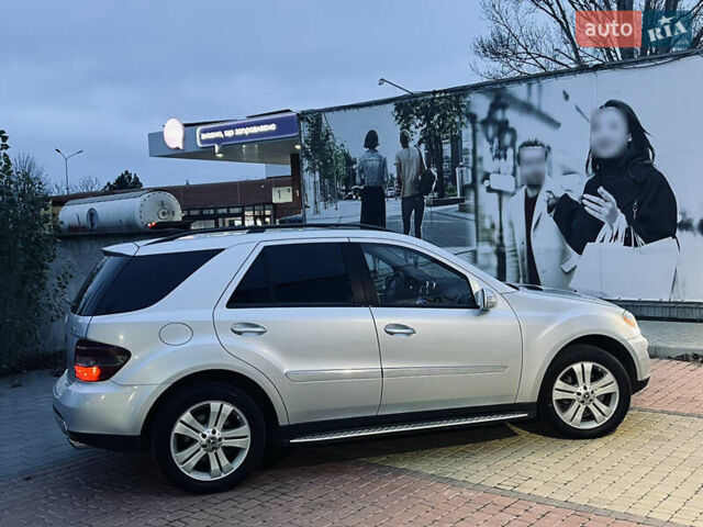 Сірий Мерседес М-Клас, об'ємом двигуна 3.5 л та пробігом 240 тис. км за 9700 $, фото 25 на Automoto.ua