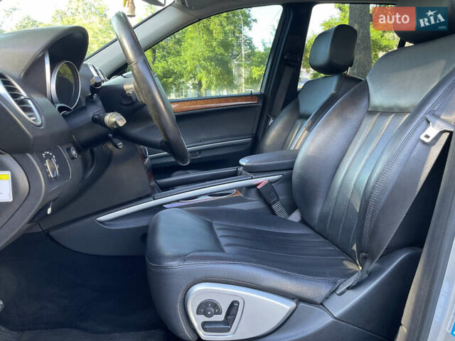 Серый Мерседес М-Класс, объемом двигателя 3.5 л и пробегом 258 тыс. км за 8999 $, фото 8 на Automoto.ua