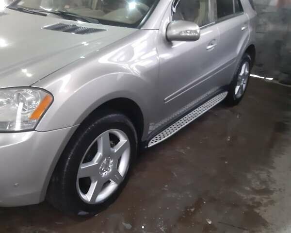 Серый Мерседес М-Класс, объемом двигателя 3.5 л и пробегом 250 тыс. км за 9000 $, фото 3 на Automoto.ua