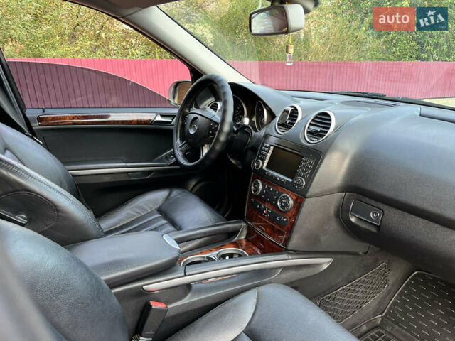 Сірий Мерседес М-Клас, об'ємом двигуна 3 л та пробігом 235 тис. км за 10900 $, фото 59 на Automoto.ua