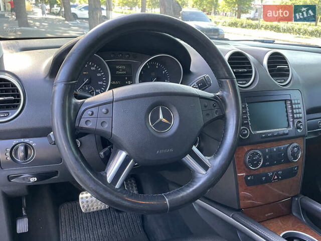 Серый Мерседес М-Класс, объемом двигателя 3.5 л и пробегом 258 тыс. км за 8999 $, фото 15 на Automoto.ua