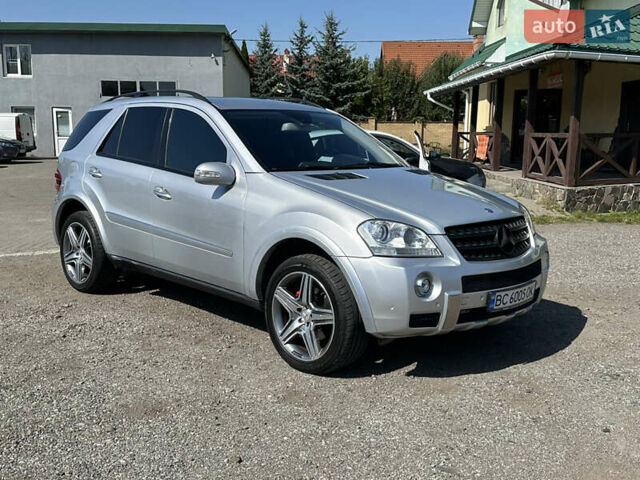 Сірий Мерседес М-Клас, об'ємом двигуна 2.99 л та пробігом 320 тис. км за 13000 $, фото 3 на Automoto.ua