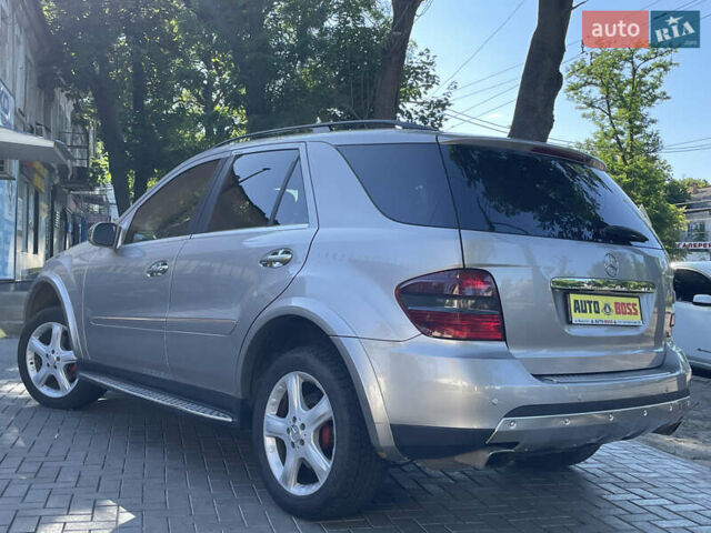 Серый Мерседес М-Класс, объемом двигателя 3.5 л и пробегом 258 тыс. км за 8999 $, фото 6 на Automoto.ua