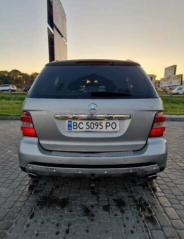 Серый Мерседес М-Класс, объемом двигателя 2.99 л и пробегом 290 тыс. км за 9500 $, фото 2 на Automoto.ua