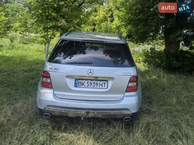 Мерседес М-Класс 2007 в Ровно на Automoto.ua Серый Мерседес М-Класс, объемом двигателя 2.99 л и пробегом 332 тыс. км за 12500 $, фото 5 на Automoto.ua