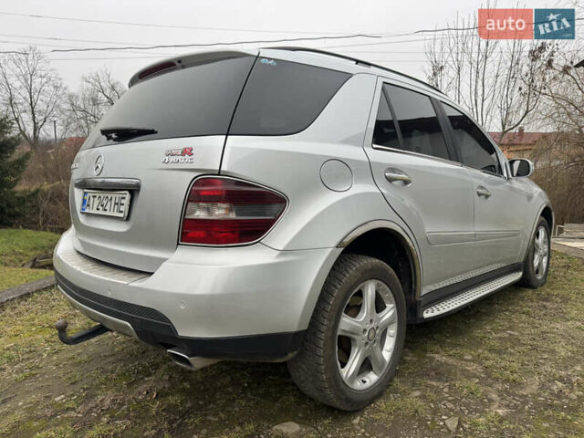 Сірий Мерседес М-Клас, об'ємом двигуна 3 л та пробігом 311 тис. км за 11999 $, фото 3 на Automoto.ua