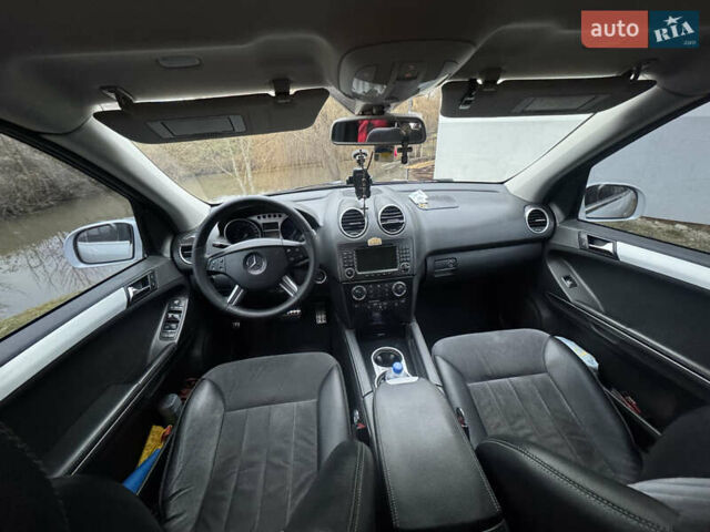 Сірий Мерседес М-Клас, об'ємом двигуна 3 л та пробігом 311 тис. км за 11999 $, фото 8 на Automoto.ua