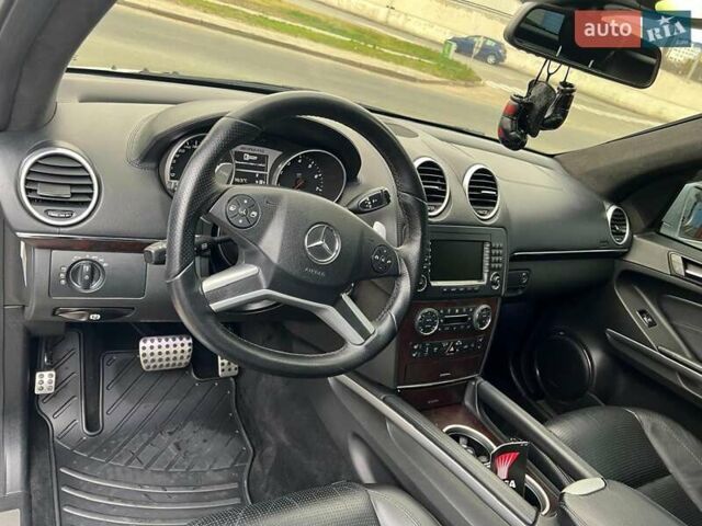Серый Мерседес М-Класс, объемом двигателя 6.21 л и пробегом 148 тыс. км за 12000 $, фото 6 на Automoto.ua