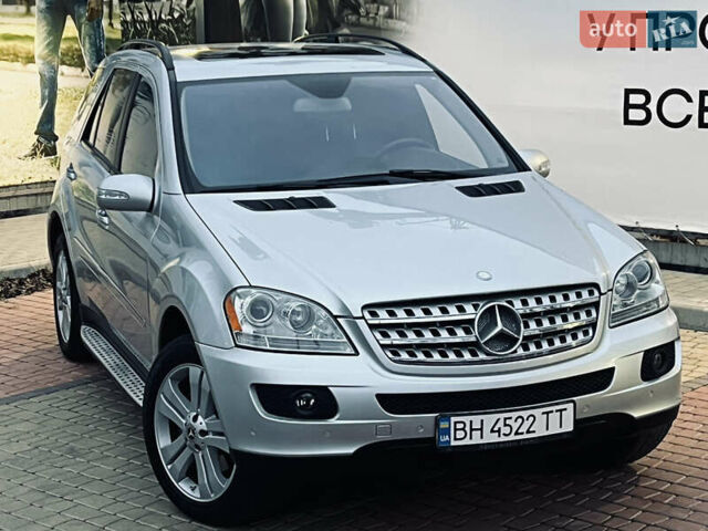 Сірий Мерседес М-Клас, об'ємом двигуна 3.5 л та пробігом 240 тис. км за 9700 $, фото 8 на Automoto.ua