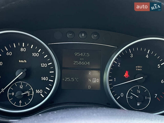 Серый Мерседес М-Класс, объемом двигателя 3.5 л и пробегом 258 тыс. км за 8999 $, фото 16 на Automoto.ua