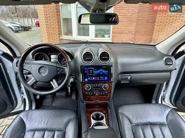 Серый Мерседес М-Класс, объемом двигателя 3.5 л и пробегом 240 тыс. км за 9800 $, фото 22 на Automoto.ua