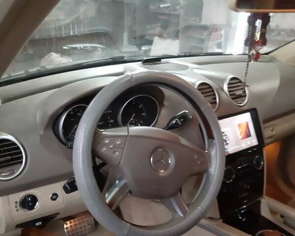 Серый Мерседес М-Класс, объемом двигателя 3.5 л и пробегом 250 тыс. км за 9000 $, фото 13 на Automoto.ua
