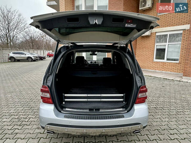 Серый Мерседес М-Класс, объемом двигателя 3.5 л и пробегом 240 тыс. км за 9800 $, фото 43 на Automoto.ua