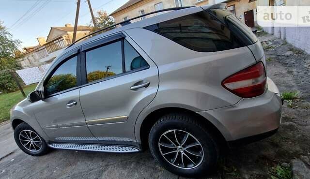 Серый Мерседес М-Класс, объемом двигателя 2.99 л и пробегом 290 тыс. км за 9500 $, фото 5 на Automoto.ua