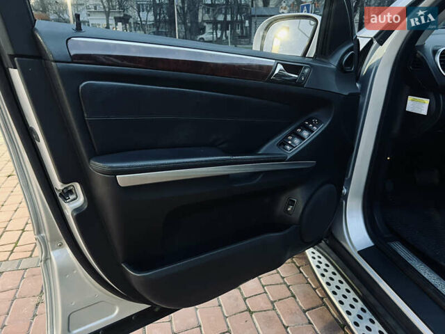 Сірий Мерседес М-Клас, об'ємом двигуна 3.5 л та пробігом 240 тис. км за 9700 $, фото 29 на Automoto.ua