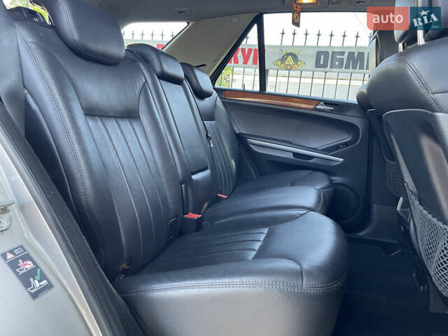 Серый Мерседес М-Класс, объемом двигателя 3.5 л и пробегом 258 тыс. км за 8999 $, фото 10 на Automoto.ua