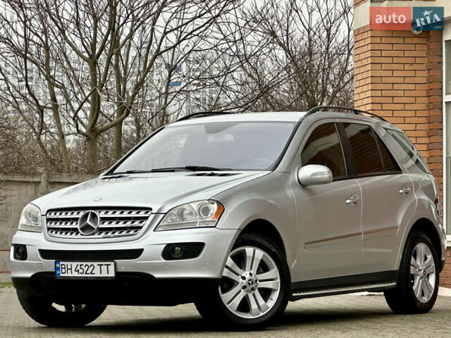 Серый Мерседес М-Класс, объемом двигателя 3.5 л и пробегом 240 тыс. км за 9800 $, фото 2 на Automoto.ua