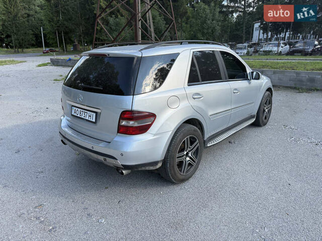 Сірий Мерседес М-Клас, об'ємом двигуна 3 л та пробігом 352 тис. км за 13700 $, фото 5 на Automoto.ua