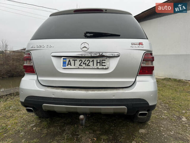Сірий Мерседес М-Клас, об'ємом двигуна 3 л та пробігом 311 тис. км за 11999 $, фото 4 на Automoto.ua