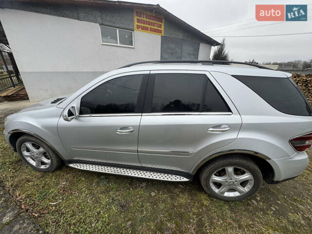 Сірий Мерседес М-Клас, об'ємом двигуна 3 л та пробігом 311 тис. км за 11999 $, фото 6 на Automoto.ua