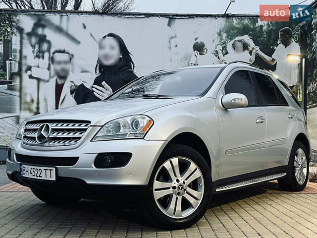 Сірий Мерседес М-Клас, об'ємом двигуна 3.5 л та пробігом 240 тис. км за 9700 $, фото 6 на Automoto.ua