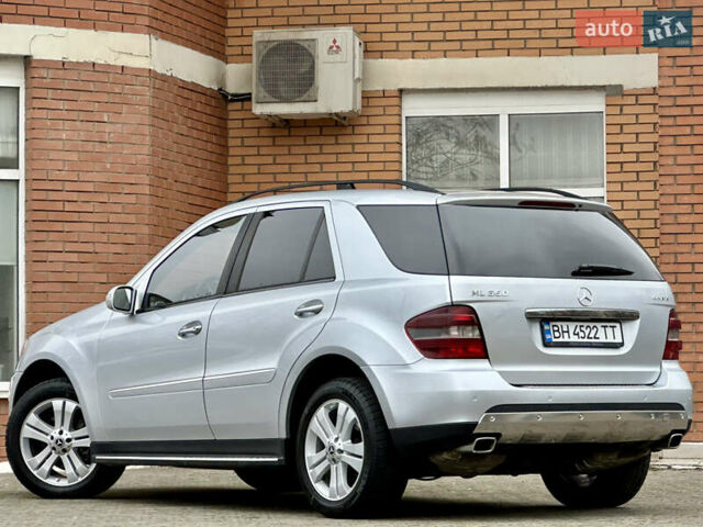 Серый Мерседес М-Класс, объемом двигателя 3.5 л и пробегом 240 тыс. км за 9800 $, фото 16 на Automoto.ua