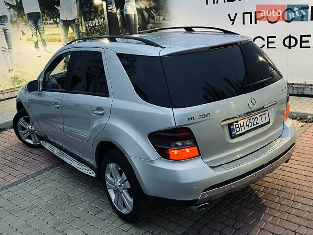 Сірий Мерседес М-Клас, об'ємом двигуна 3.5 л та пробігом 240 тис. км за 9700 $, фото 18 на Automoto.ua