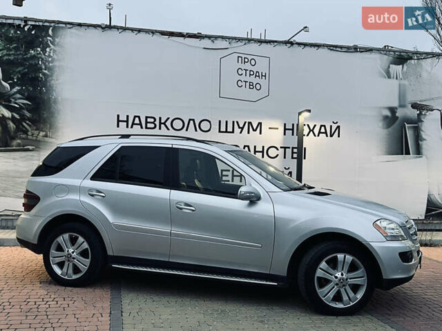 Сірий Мерседес М-Клас, об'ємом двигуна 3.5 л та пробігом 240 тис. км за 9700 $, фото 12 на Automoto.ua