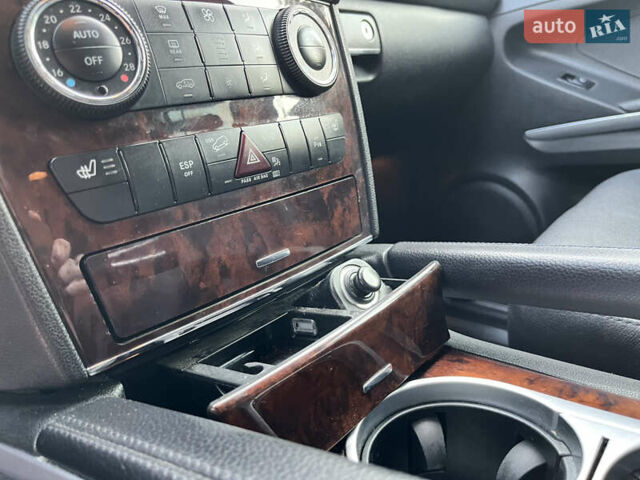 Сірий Мерседес М-Клас, об'ємом двигуна 3 л та пробігом 235 тис. км за 10900 $, фото 20 на Automoto.ua