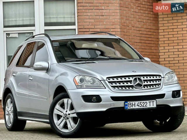 Серый Мерседес М-Класс, объемом двигателя 3.5 л и пробегом 240 тыс. км за 9800 $, фото 7 на Automoto.ua