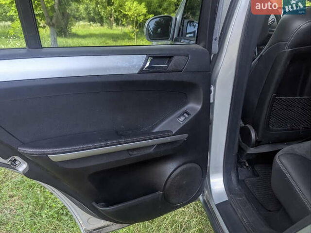 Мерседес М-Класс 2007 в Ровно на Automoto.ua Серый Мерседес М-Класс, объемом двигателя 2.99 л и пробегом 332 тыс. км за 12500 $, фото 11 на Automoto.ua