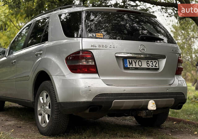 Серый Мерседес М-Класс, объемом двигателя 3 л и пробегом 300 тыс. км за 6300 $, фото 2 на Automoto.ua