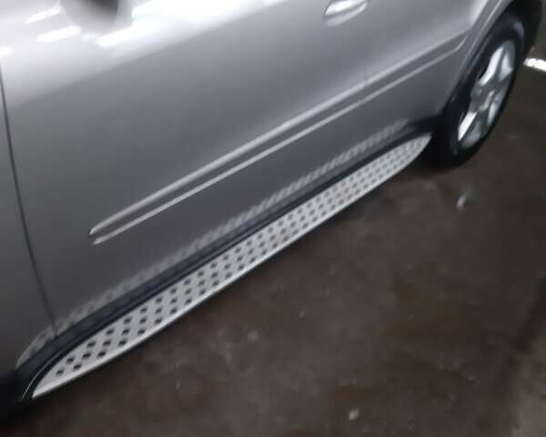 Серый Мерседес М-Класс, объемом двигателя 3.5 л и пробегом 250 тыс. км за 9000 $, фото 1 на Automoto.ua