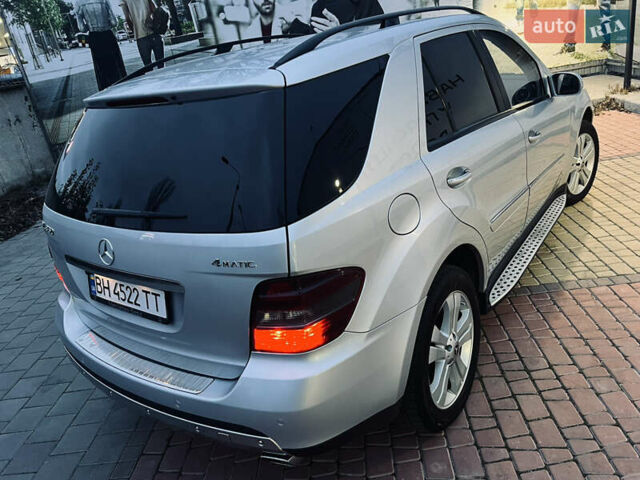 Сірий Мерседес М-Клас, об'ємом двигуна 3.5 л та пробігом 240 тис. км за 9700 $, фото 26 на Automoto.ua