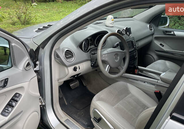 Серый Мерседес М-Класс, объемом двигателя 3 л и пробегом 300 тыс. км за 6300 $, фото 11 на Automoto.ua