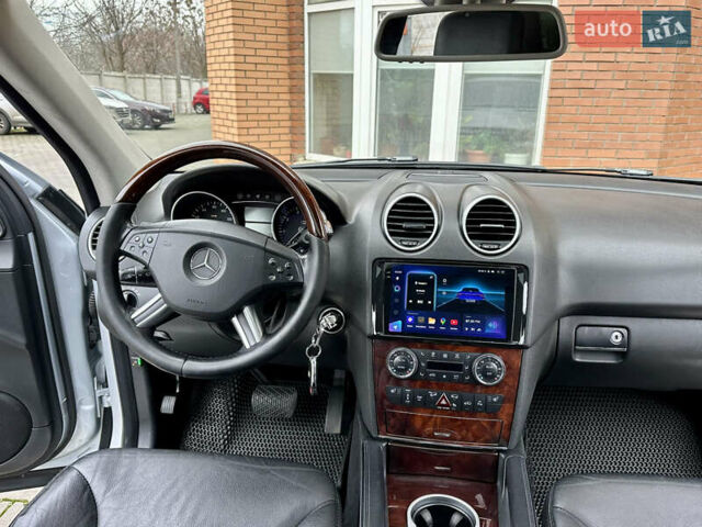 Серый Мерседес М-Класс, объемом двигателя 3.5 л и пробегом 240 тыс. км за 9800 $, фото 20 на Automoto.ua