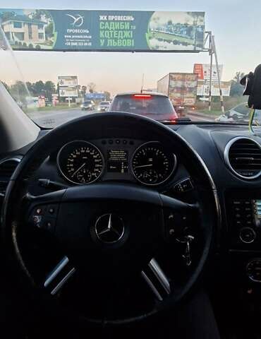 Серый Мерседес М-Класс, объемом двигателя 2.99 л и пробегом 290 тыс. км за 9500 $, фото 4 на Automoto.ua