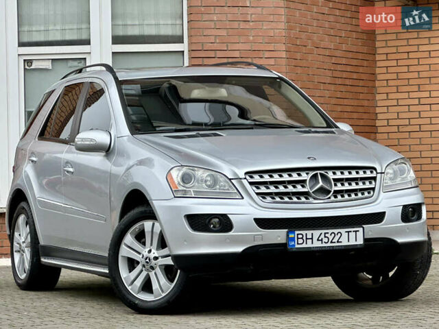 Серый Мерседес М-Класс, объемом двигателя 3.5 л и пробегом 240 тыс. км за 9800 $, фото 5 на Automoto.ua