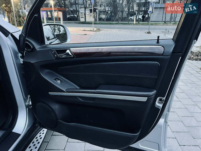 Сірий Мерседес М-Клас, об'ємом двигуна 3.5 л та пробігом 240 тис. км за 9700 $, фото 32 на Automoto.ua