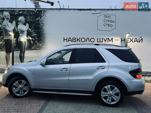 Сірий Мерседес М-Клас, об'ємом двигуна 3.5 л та пробігом 240 тис. км за 9700 $, фото 19 на Automoto.ua