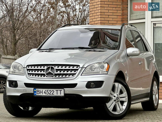 Серый Мерседес М-Класс, объемом двигателя 3.5 л и пробегом 240 тыс. км за 9800 $, фото 4 на Automoto.ua