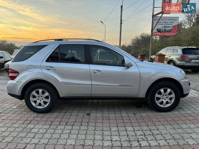 Сірий Мерседес М-Клас, об'ємом двигуна 2.99 л та пробігом 262 тис. км за 10700 $, фото 2 на Automoto.ua