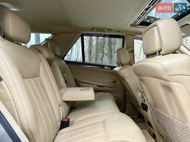 Сірий Мерседес М-Клас, об'ємом двигуна 3.5 л та пробігом 174 тис. км за 10999 $, фото 35 на Automoto.ua