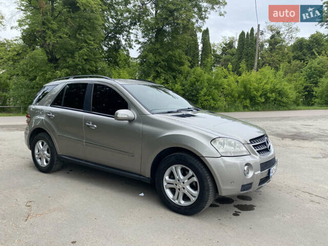 Сірий Мерседес М-Клас, об'ємом двигуна 2.99 л та пробігом 300 тис. км за 11700 $, фото 8 на Automoto.ua