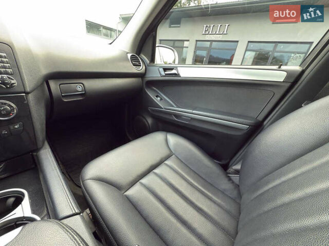 Серый Мерседес М-Класс, объемом двигателя 3 л и пробегом 275 тыс. км за 14800 $, фото 13 на Automoto.ua