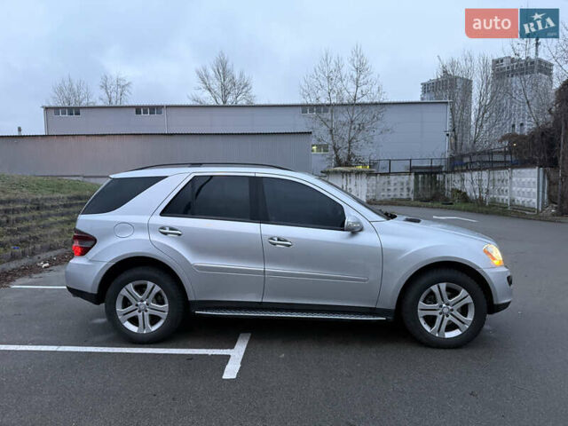 Серый Мерседес М-Класс, объемом двигателя 3.5 л и пробегом 234 тыс. км за 11700 $, фото 4 на Automoto.ua